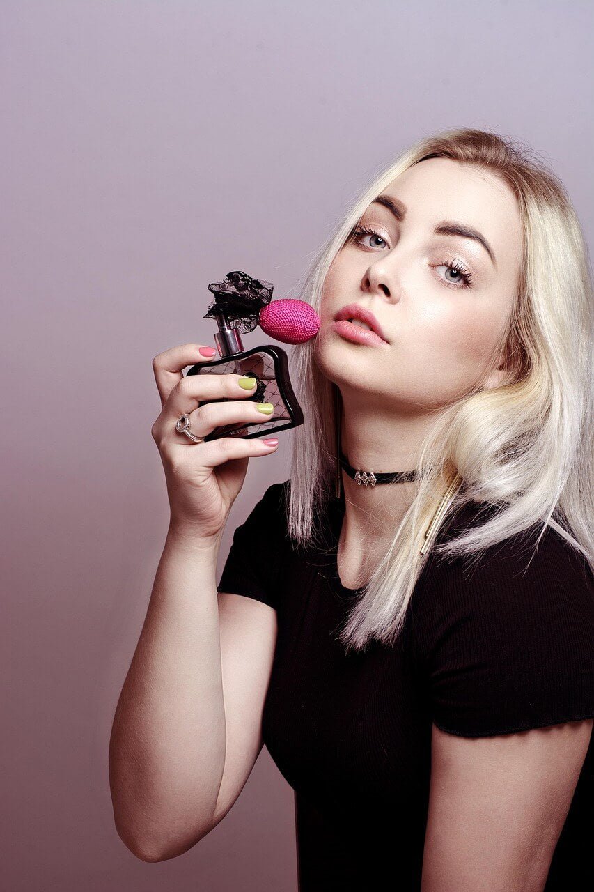 Comment faire durer son parfum | Astuces Florayo - FLORAYO