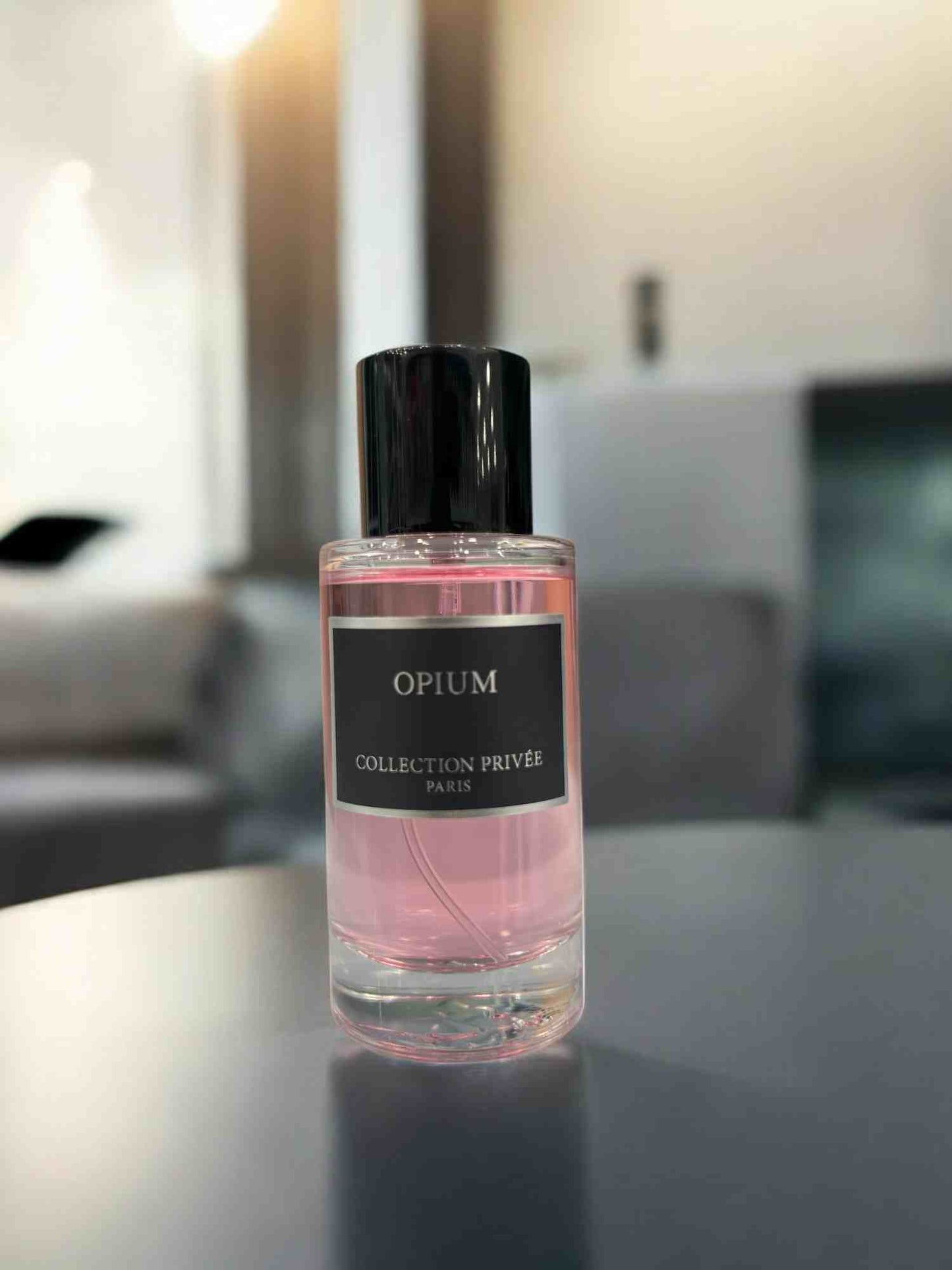Découvrez Parfum Opium - Collection Privée Paris - 50 ml : Une Fragrance Audacieuse et Sophistiquée - FLORAYO