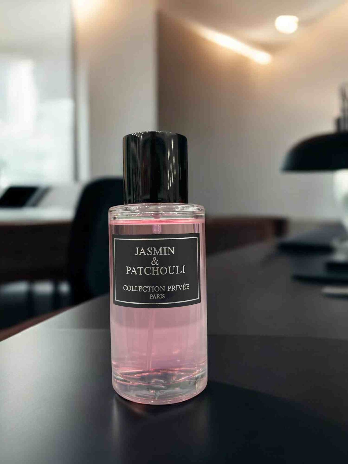 Découvrez Parfum Jasmin & Patchouli - Collection Privée Paris - 50 ml : Une Fusion Élégante et Envoûtante - FLORAYO