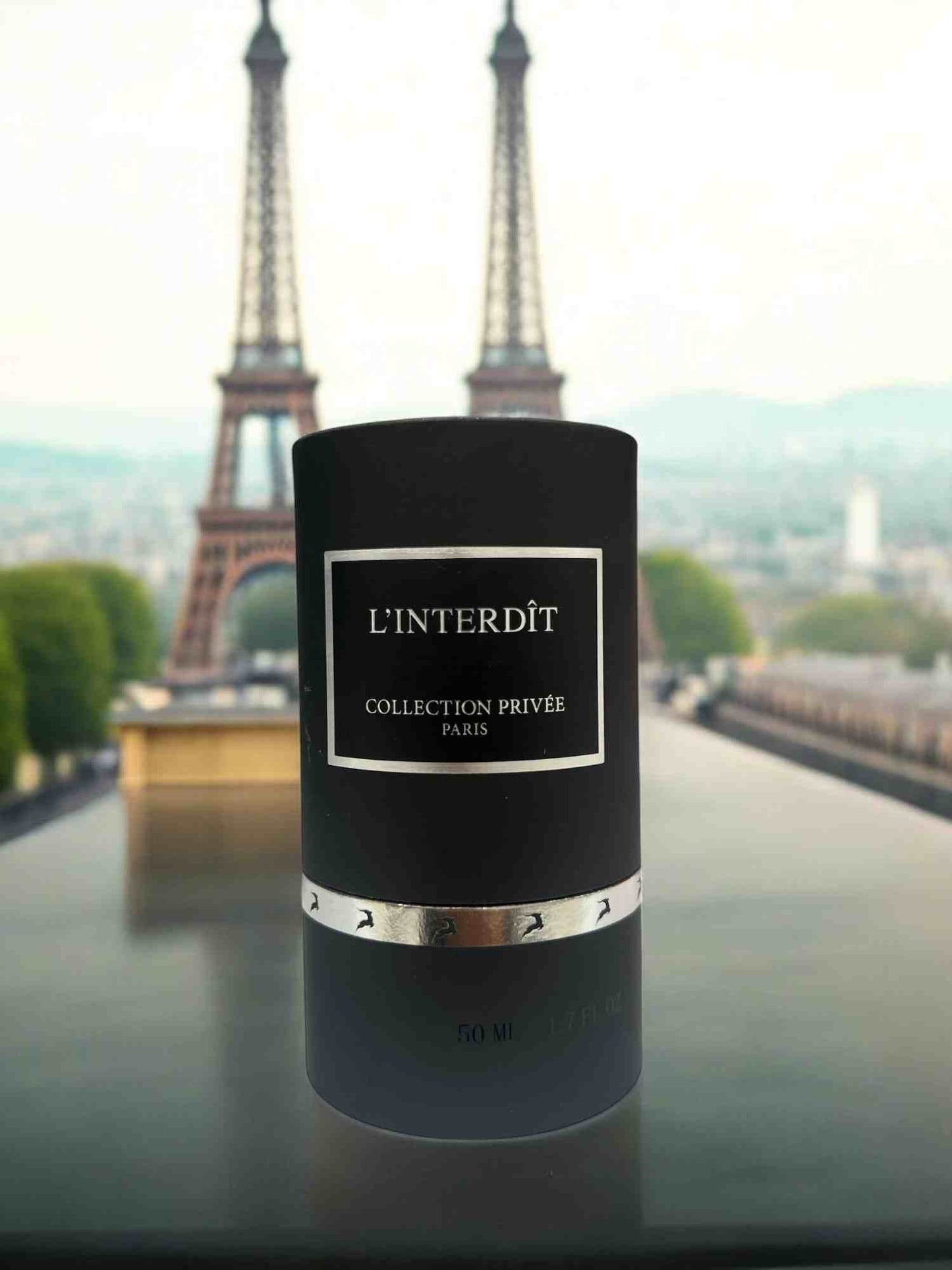 Découvrez Parfum L'Interdit - Collection Privée Paris - 50 ml : Une Fragrance Audacieuse et Élégante - FLORAYO