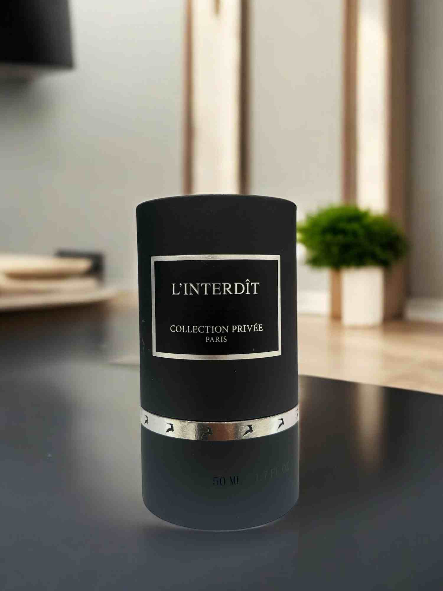Découvrez Parfum L'Interdit - Collection Privée Paris - 50 ml : Une Fragrance Audacieuse et Élégante - FLORAYO